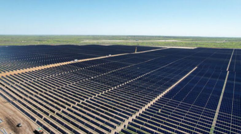 200-MW solar project now producing power for Microsoft